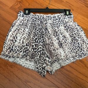 Rewash Size Medium high waist animal print shorts